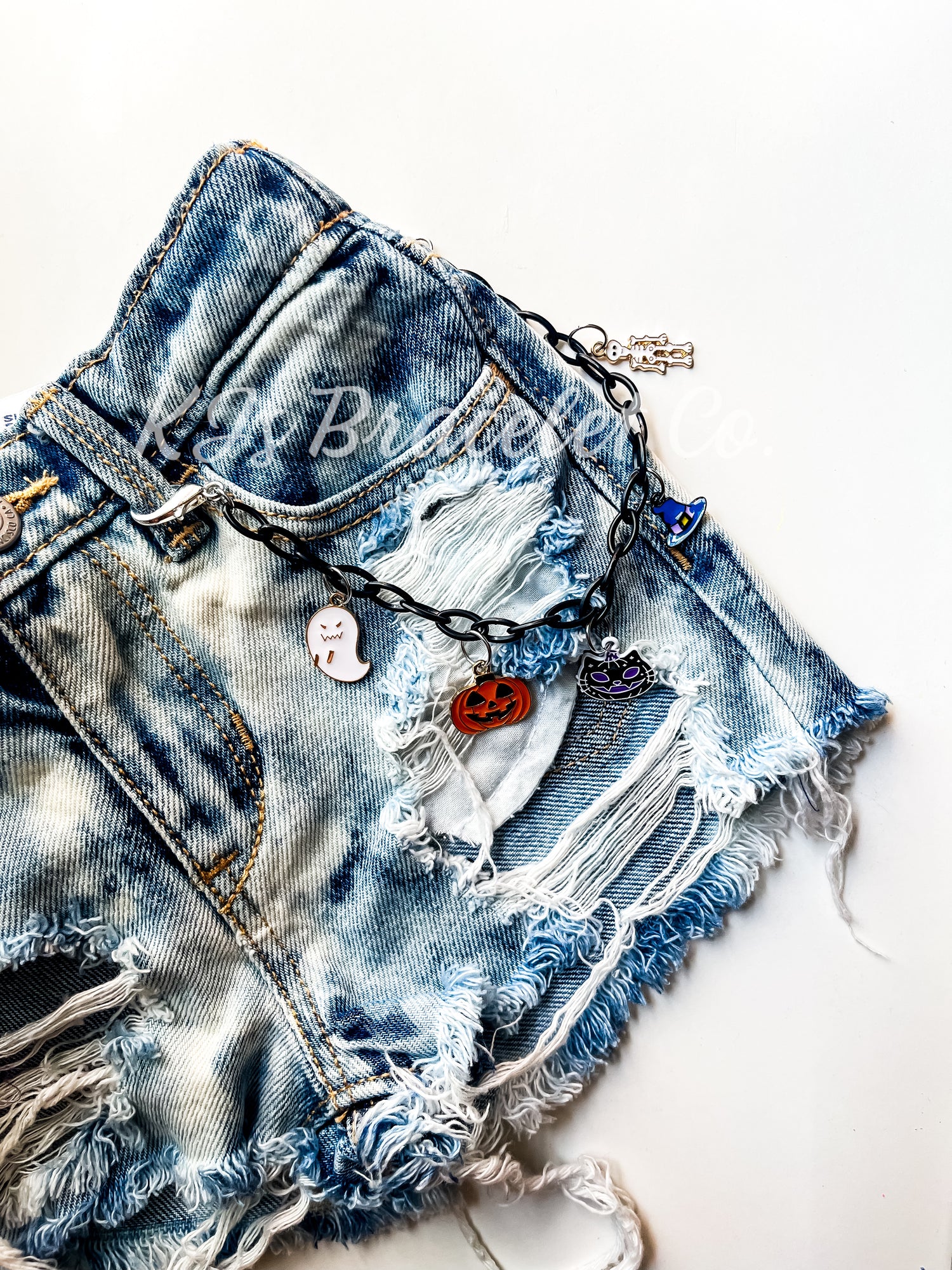 Charmed Jean Chains 🩷