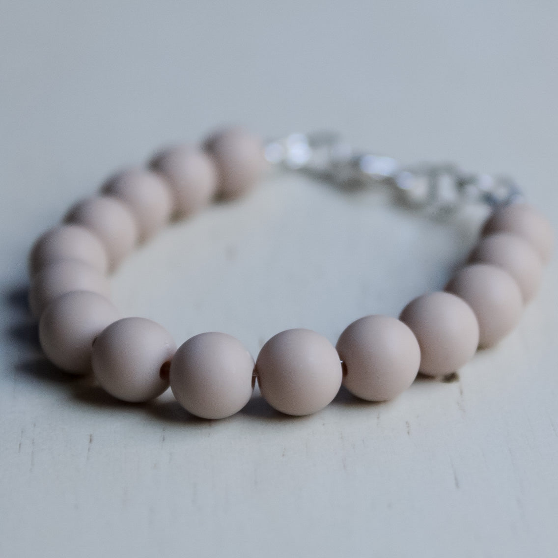 Matte nude necklace