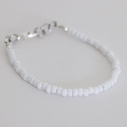 White mini dainty necklace